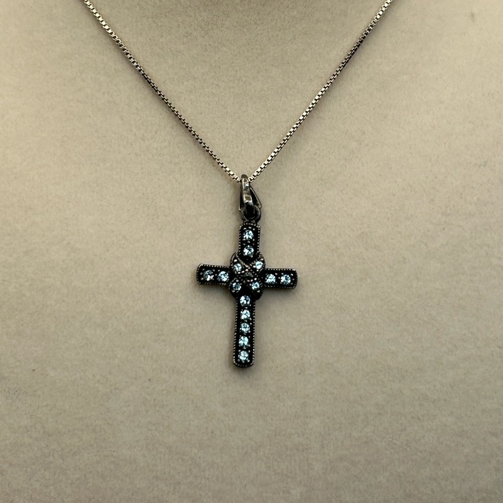 925 Silver Thai Cross Pendant Necklace Black with Blue Crystals Chain PGDA Italy - Picture 14 of 15